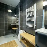 T2 2* Avec Balcon Et Parking à 250m De La - Fr-1-738-37 Royan
