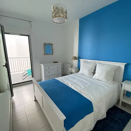 T2 2* Avec Balcon Et Parking à 250m De La - Fr-1-738-37 *