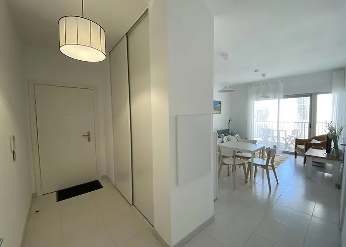 T2 2* Avec Balcon Et Parking à 250m De La - Fr-1-738-37 Royan