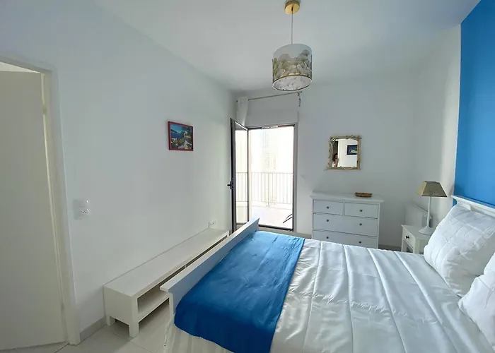 Apartamento T2 2* Avec Balcon Et Parking à 250m De La - Fr-1-738-37 *