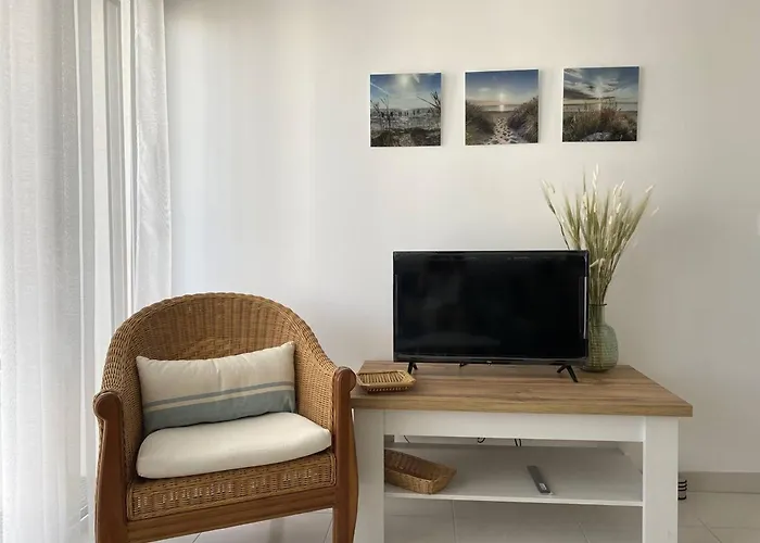 T2 2* Avec Balcon Et Parking à 250m De La - Fr-1-738-37 Apartamento *