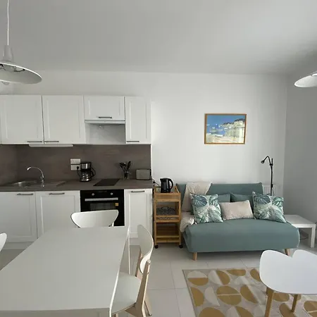 T2 2* Avec Balcon Et Parking A 250m De La - Fr-1-738-37 *