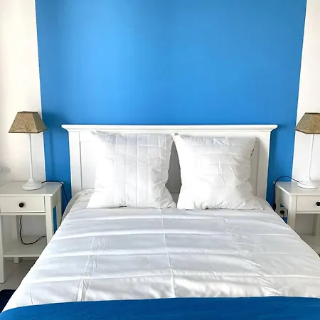 T2 2* Avec Balcon Et Parking A 250m De La - Fr-1-738-37 Apartment *