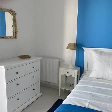 T2 2* Avec Balcon Et Parking A 250m De La - Fr-1-738-37 * Royan