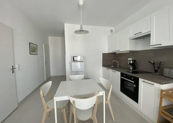 Apartmán T2 2* Avec Balcon Et Parking A 250m De La - Fr-1-738-37 Royan